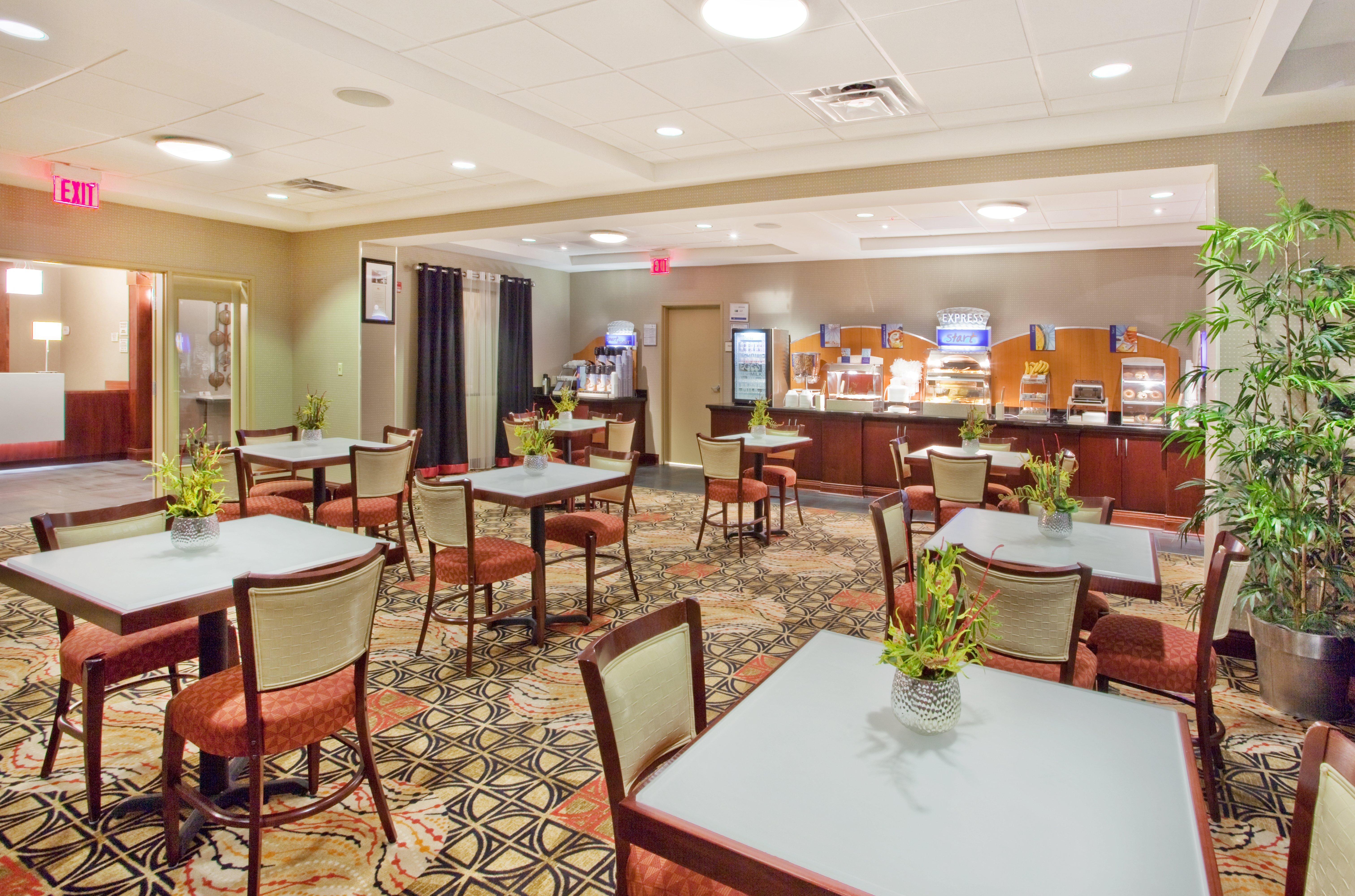Holiday Inn Express Hotel & Suites Atlanta-Cumming By Ihg Bagian luar foto